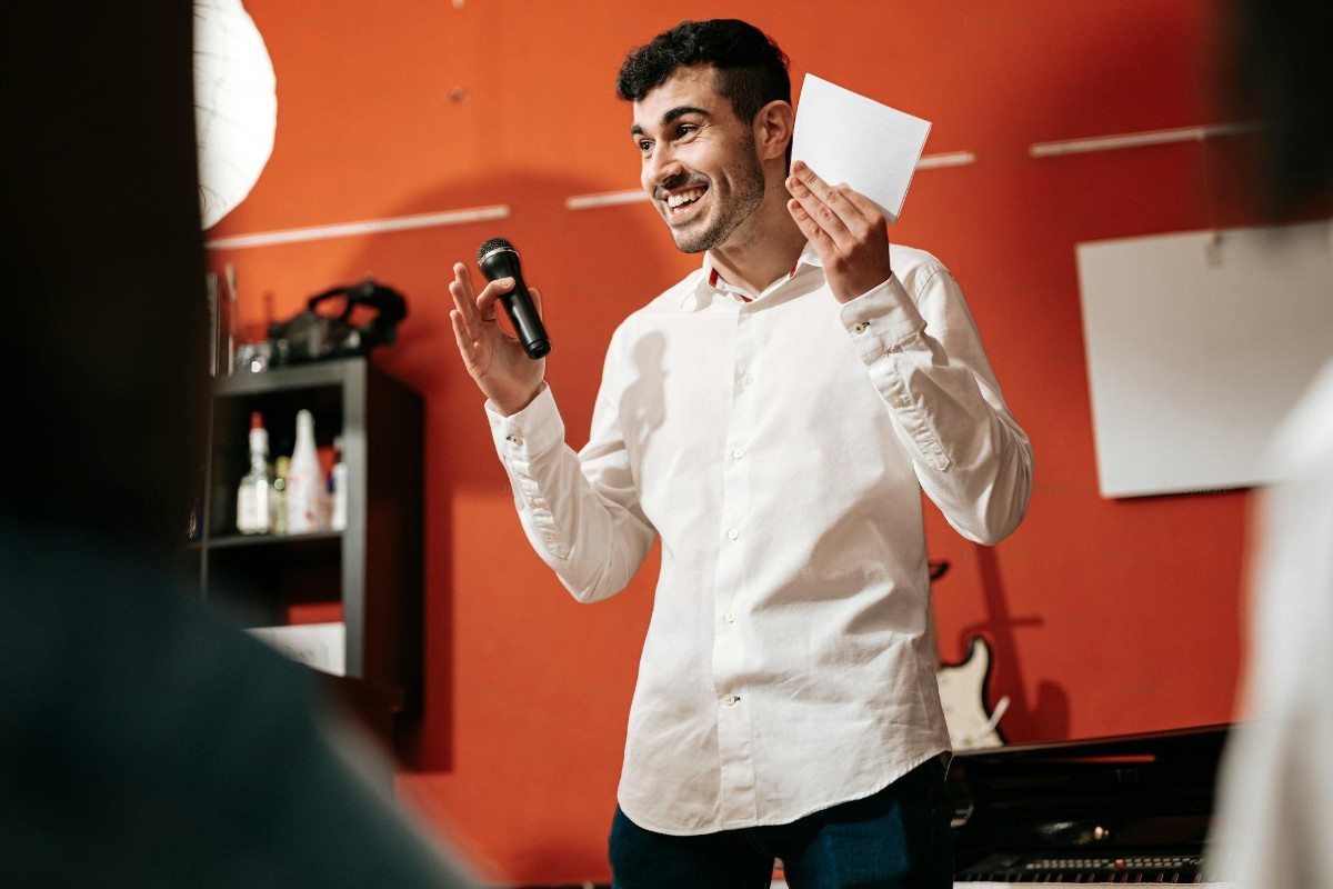 אלירן כהן בזמן הרצאה